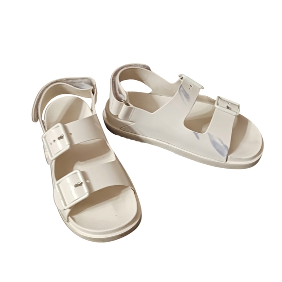 Gucci Shoes - Authentic White Gucci Sandals Ladies 38 or US 8 - READ AD FOR Condition